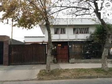 Casa en venta en Nelson - Los Avellanos, Ñuñoa - 5 dormitorios, 2 baños