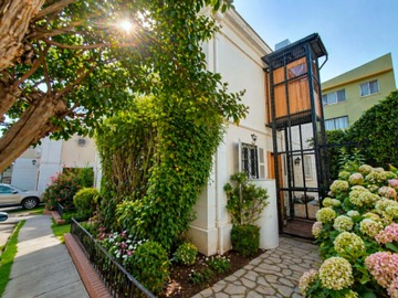 Casa en arriendo mensual en Ecuador, Viña del Mar - 5 dormitorios, 5 baños