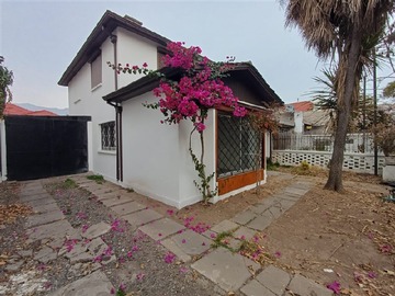 Casa en arriendo mensual en Amplia Casa Comercial José Manuel Infante/Grecia, Ñuñoa, Ñuñoa - 4 dormitorios, 2 baños
