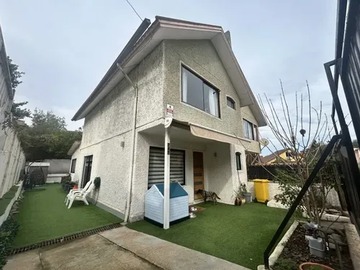 Casa en venta en Los Almendros, Reñaca, Martin de Salvatierra - 4 dormitorios, 2 baños