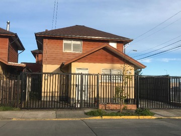 Casa en arriendo mensual en Casa ideal para oficina. (177067), Puerto Montt - 3 dormitorios, 2 baños