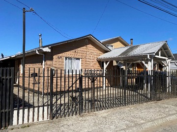 Casa en venta en Casa a pasos del hospital en Rio Bueno (153103), Río Bueno - 4 dormitorios, 2 baños