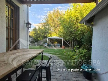 Casa en venta en Casa Luminosa con Espacios Verdes (158882), Providencia - 4 dormitorios, 3 baños