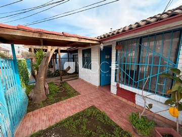 Casa en venta en Santa Soledad, Puente Alto - 3 dormitorios, 1 baño