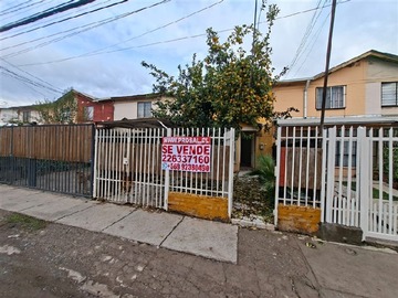 Casa en venta en Calle Leonora Latorre N°2890, Maipú - 2 dormitorios, 1 baño