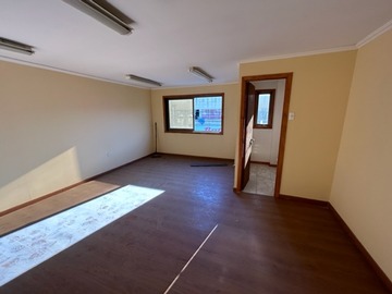 Oficina en arriendo mensual en Se Arriendan Oficinas en Constitución 2 Piso Buena Ubicación - 1 dormitorio, 1 baño