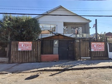 Casa en venta en Lago Huillinco 1231, Peñalolén - 7 dormitorios, 4 baños