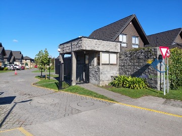 Casa en arriendo mensual en Avenida Parques de Carriel, Talcahuano - 3 dormitorios, 3 baños