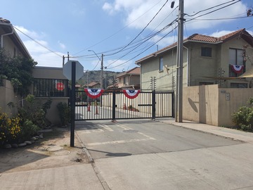 Casa en arriendo mensual en Condominio Alba de Nos, San Bernardo - 3 dormitorios, 2 baños
