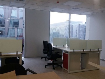 Oficina en arriendo mensual en Nueva Las Condes - Los Militares -Metro Manquehue TT, Las Condes - 1 dormitorio, 2 baños