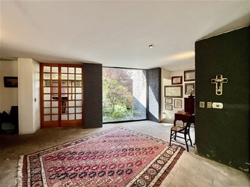 Casa en venta en Bernardo Larraín, Lo Barnechea - 8 dormitorios, 5 baños