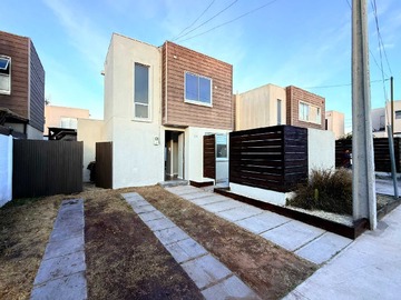 Casa en venta en Como nueva. Barrio los naranjos. (176792), Coquimbo - 3 dormitorios, 2 baños