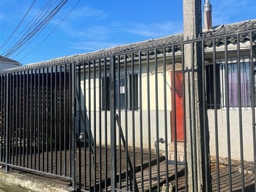 Casa en venta en Cerca delos bomberos de Camilo Olavarria, Coronel - 2 dormitorios, 1 baño