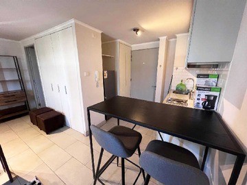 Departamento en arriendo mensual en Amoblado Studio cercano Metro (71720), Santiago - 1 baño