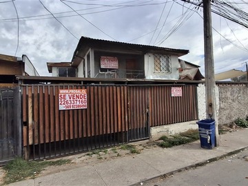 Casa en venta en Pasaje Oriente 10621, La Florida - 7 dormitorios, 3 baños