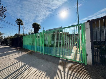 Casa en venta en Sotero del Rio, La Florida - 4 dormitorios, 2 baños