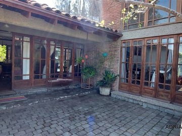 Casa en venta en Algarrobal 1 4B, estar, servicios más taller con baño 264 mts en 5.017 de terreno, Colina - 5 dormitorios, 5 baños