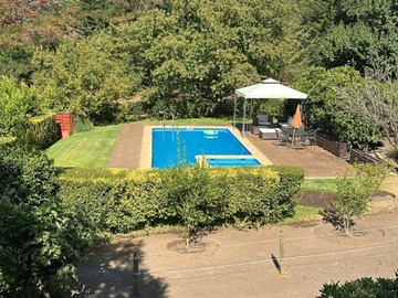 Casa en venta en Arriendo cabaña full equipada, 8 personas, Quillón - 4 dormitorios, 1 baño