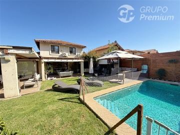 Casa en venta en Laguna Ayres de Chicureo, Colina - 5 dormitorios, 4 baños