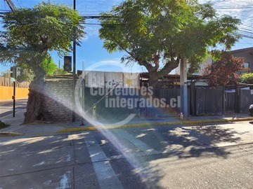 Casa en venta en Esquina Padre Alfredo Arteaga, Lo Barnechea - 4 dormitorios, 2 baños