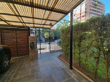 Casa en venta en Pocuro - Pedro de Valdivia, Providencia - 5 dormitorios, 4 baños