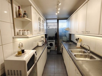 Departamento en venta en Flor de azucena 40, Las Condes - 3 dormitorios, 2 baños