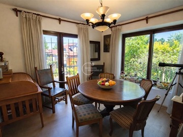 Casa en venta en Blest Gana Tobalaba Carmela Ramírez, La Reina - 5 dormitorios, 3 baños