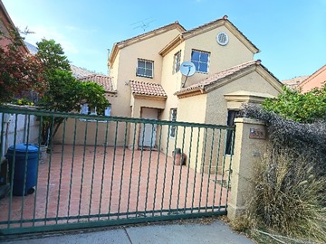 Casa en arriendo mensual en Fuerteventura, Quilicura - 4 dormitorios, 2 baños