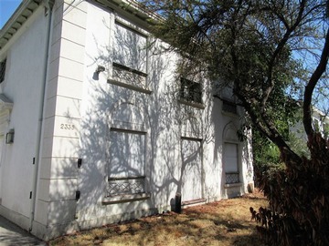 Casa en venta en Suecia / Eliodoro Yáñez, Providencia - 14 dormitorios, 4 baños