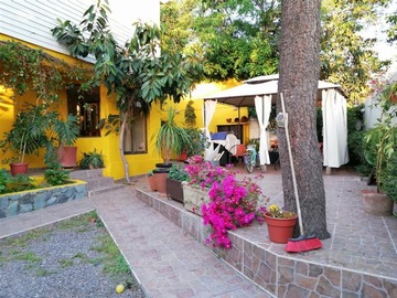 Casa en venta en Simon Bolivar / Valenzuela Llanos, La Reina - 10 dormitorios, 5 baños
