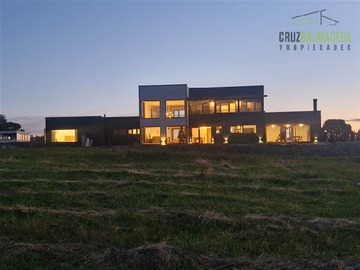 Casa en venta en Las Tranqueras, Puerto Varas - 8 dormitorios, 5 baños