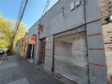 Local Comercial en arriendo mensual en Hospital del Salvador, Providencia - 1 baño