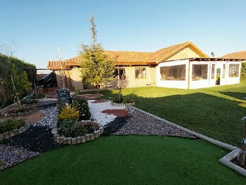 Casa en arriendo mensual en Condominio bosques de chena, Maipú - 4 dormitorios, 4 baños