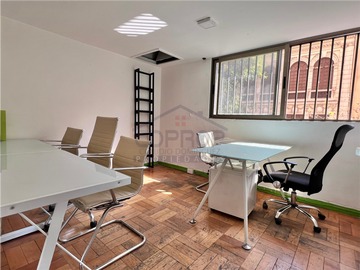 Oficina en venta en Bandera 883, Santiago - 4 dormitorios, 1 baño
