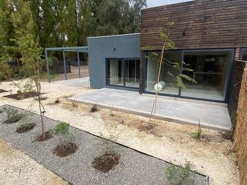 Casa en arriendo mensual en Avenida Chicureo con El Algarrobo, Colina - 3 dormitorios, 2 baños