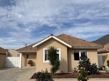 Casa en arriendo mensual en Raúl Salamanca Jorquera 1650, La Serena - 3 dormitorios, 2 baños