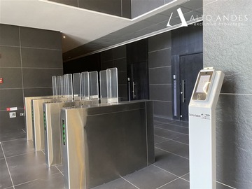 Oficina en venta en Av. La dehesa, Lo Barnechea - 1 dormitorio, 2 baños