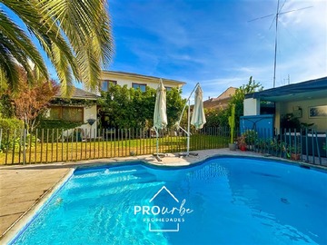 Casa en venta en Regina Pacis cercano a Echeñique, Providencia - 4 dormitorios, 3 baños