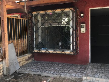 Casa en arriendo mensual en Abelia, Quilicura - 2 dormitorios, 2 baños