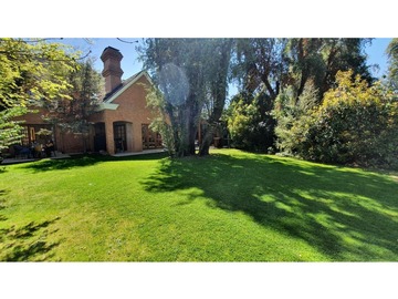 Casa en venta en Camino Real, Lo Barnechea, Lo Barnechea - 5 dormitorios, 4 baños