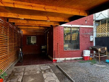 Casa en venta en Avenida Santa Raquel, La Florida - 4 dormitorios, 2 baños