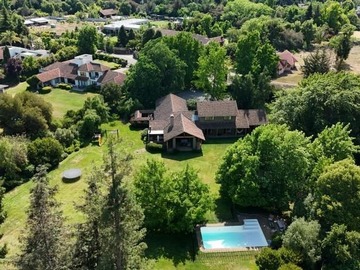 Casa en venta en loteo la reina, Talca - 6 dormitorios, 4 baños
