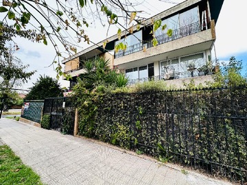 Departamento en venta en Av. Hernando de Aguirre 2400, Providencia - 3 dormitorios, 2 baños