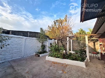 Casa en venta en entre Almirante Riveros y San Francisco, El Bosque - 3 dormitorios, 2 baños