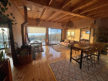 Casa en arriendo mensual en Relleno sanitario Las Quilas, Pichilemu - 3 dormitorios, 2 baños