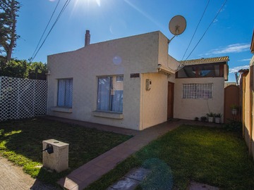 Casa en venta en Las Madreselvas, La Serena - 3 dormitorios, 2 baños