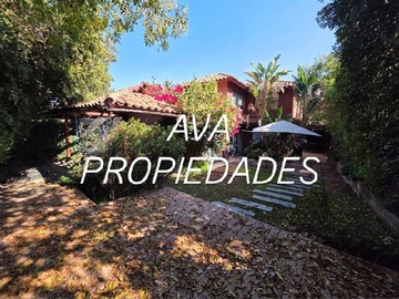 Casa en venta en Pedro Fontova, Huechuraba - 5 dormitorios, 4 baños