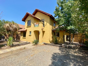 Casa en venta en C. el Molino 1104 casa 14, Colina - 4 dormitorios, 3 baños