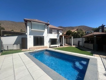 Casa en venta en Lomas de Lo Aguirre, Pudahuel - 5 dormitorios, 3 baños