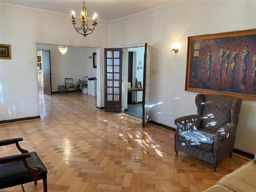 Casa en venta en carmen covarrubias, Ñuñoa - 3 dormitorios, 2 baños